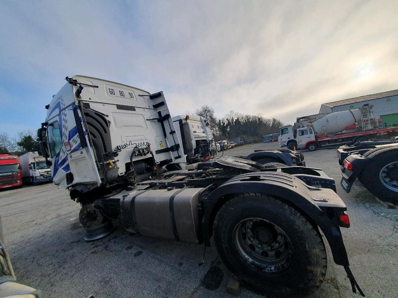 Vilcējs RENAULT T520: foto 8