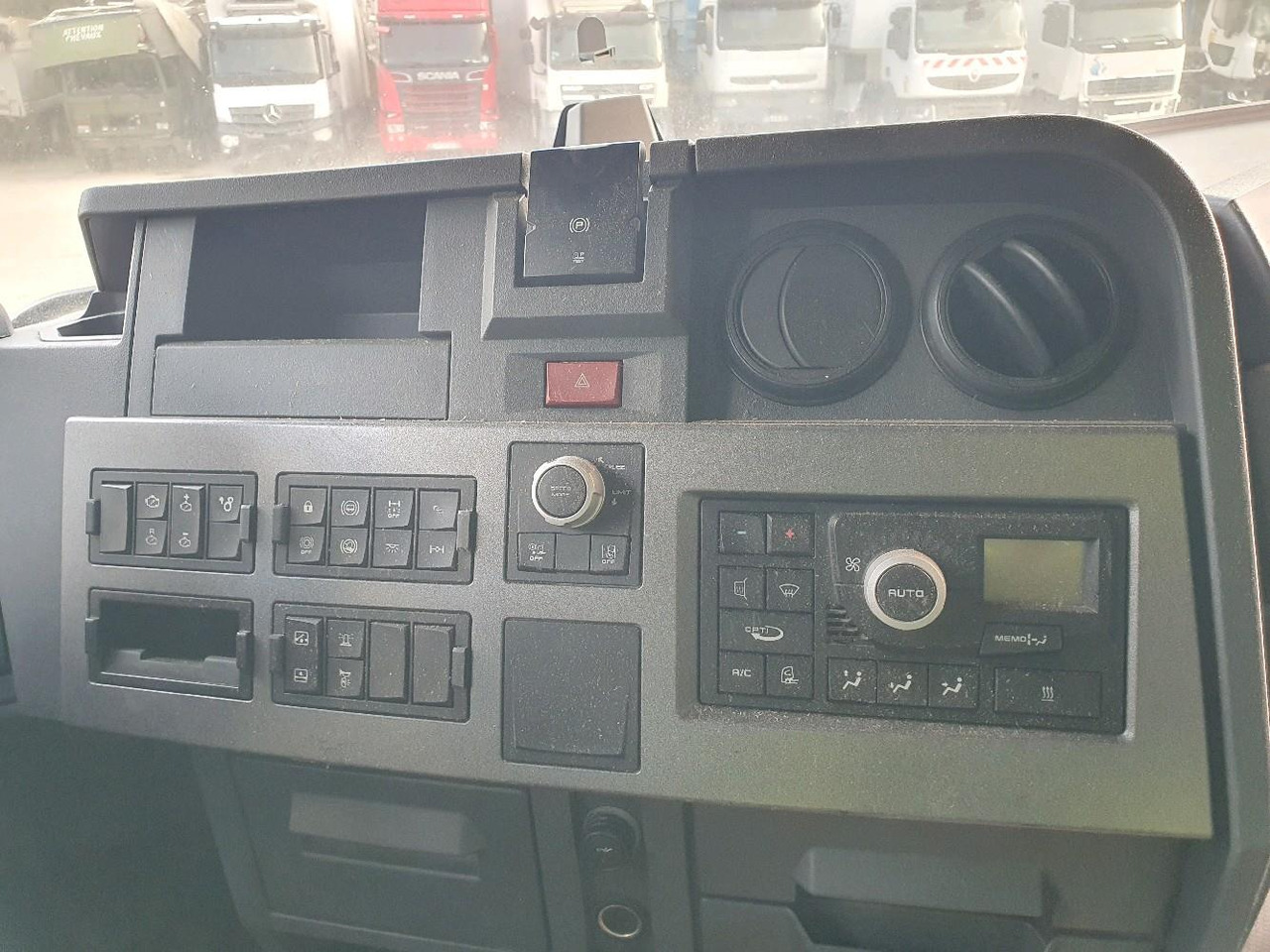 Vilcējs RENAULT T520: foto 14