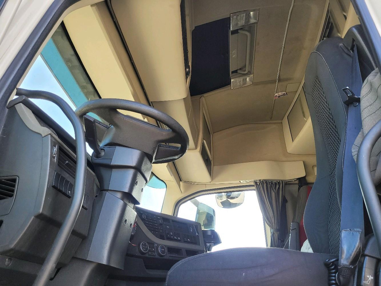 Vilcējs VOLVO FH 500 GLOBETROTTER: foto 10