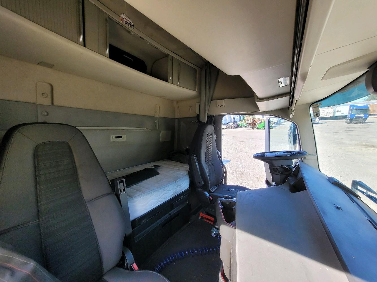 Vilcējs VOLVO FH 500 GLOBETROTTER: foto 11