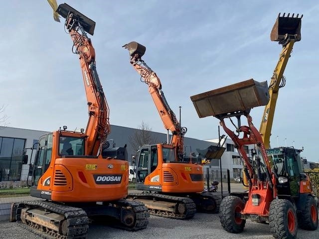Doosan DX140LCR-5 - Kāpurķēžu ekskavators: foto 1 Doosan DX140LCR-5 - Kāpurķēžu ekskavators: foto 1