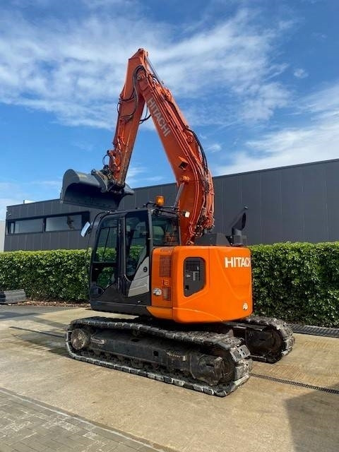 Hitachi ZX 135 US-6 - Kāpurķēžu ekskavators: foto 1 Hitachi ZX 135 US-6 - Kāpurķēžu ekskavators: foto 1