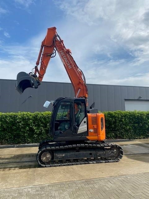 Hitachi ZX 135 US-6 - Kāpurķēžu ekskavators: foto 2 Hitachi ZX 135 US-6 - Kāpurķēžu ekskavators: foto 2