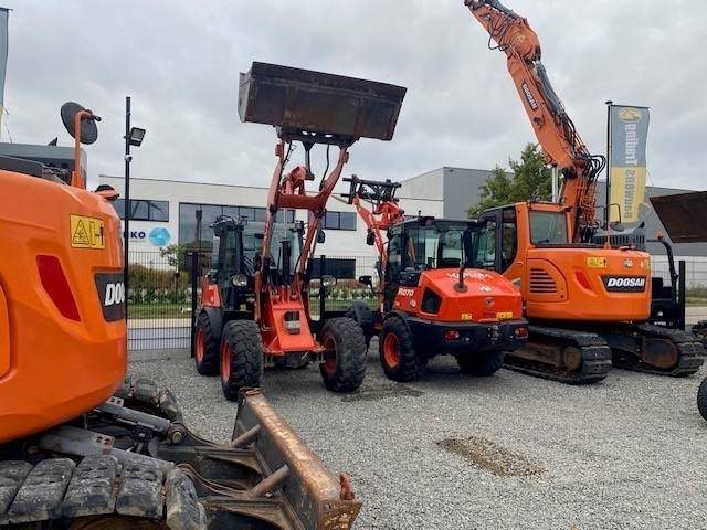 Kubota R 065 - Riteņu iekrāvējs: foto 4 Kubota R 065 - Riteņu iekrāvējs: foto 4