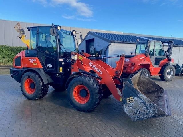 Kubota R 065 - Riteņu iekrāvējs: foto 5 Kubota R 065 - Riteņu iekrāvējs: foto 5