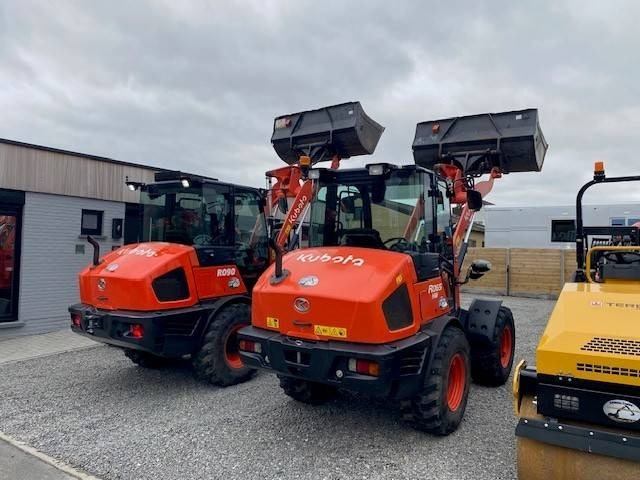 Kubota R 090 - Riteņu iekrāvējs: foto 3 Kubota R 090 - Riteņu iekrāvējs: foto 3