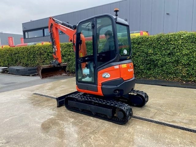 Kubota U 27-4 - Mini-ekskavators: foto 1 Kubota U 27-4 - Mini-ekskavators: foto 1