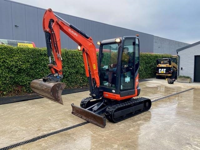Kubota U 27-4 - Mini-ekskavators: foto 2 Kubota U 27-4 - Mini-ekskavators: foto 2