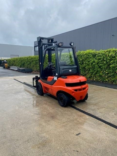 Linde H 30 D-03 - Dīzeļiekrāvējs: foto 2 Linde H 30 D-03 - Dīzeļiekrāvējs: foto 2