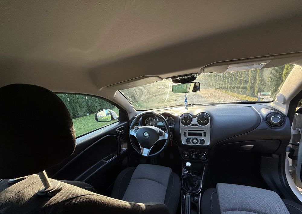 Vieglā automašīna Alfa Romeo Mito: foto 10