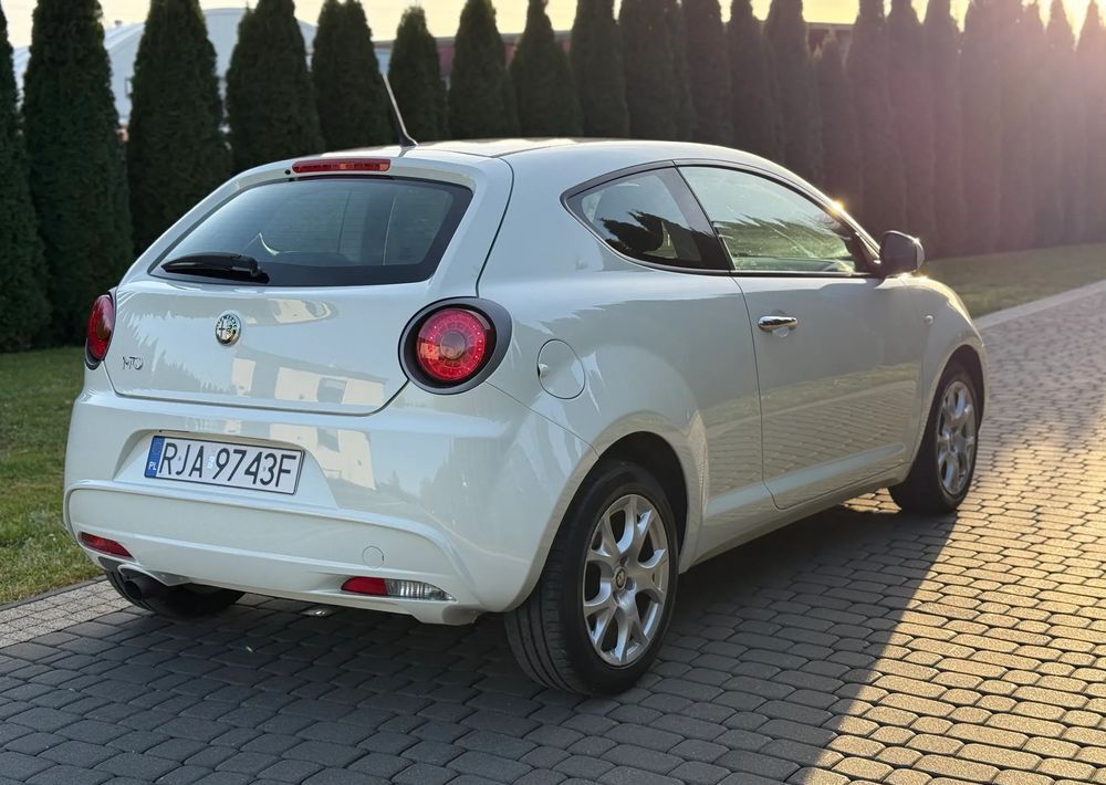 Vieglā automašīna Alfa Romeo Mito: foto 8