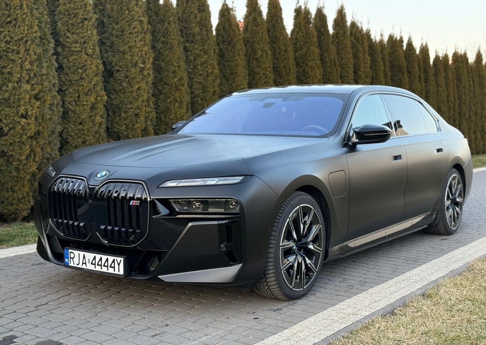 BMW Seria 7 M760e PHEV xDrive sport - Sedans: foto 1 BMW Seria 7 M760e PHEV xDrive sport - Sedans: foto 1