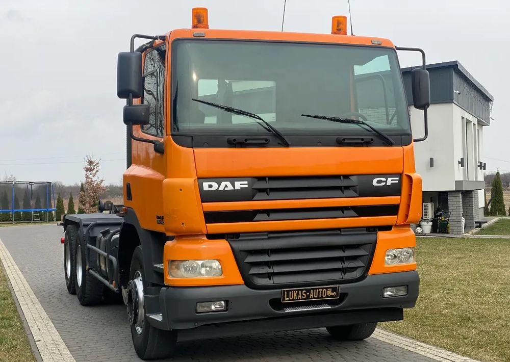 DAF CF 85.340 6X4 MANUAL - Pacēlājs ar āķi: foto 1 DAF CF 85.340 6X4 MANUAL - Pacēlājs ar āķi: foto 1