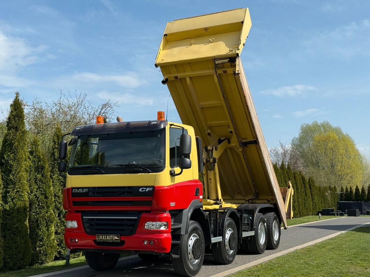 DAF CF 85.410 TIPPER HYDROBOARD - Kravas automašīna pašizgāzējs: foto 1 DAF CF 85.410 TIPPER HYDROBOARD - Kravas automašīna pašizgāzējs: foto 1