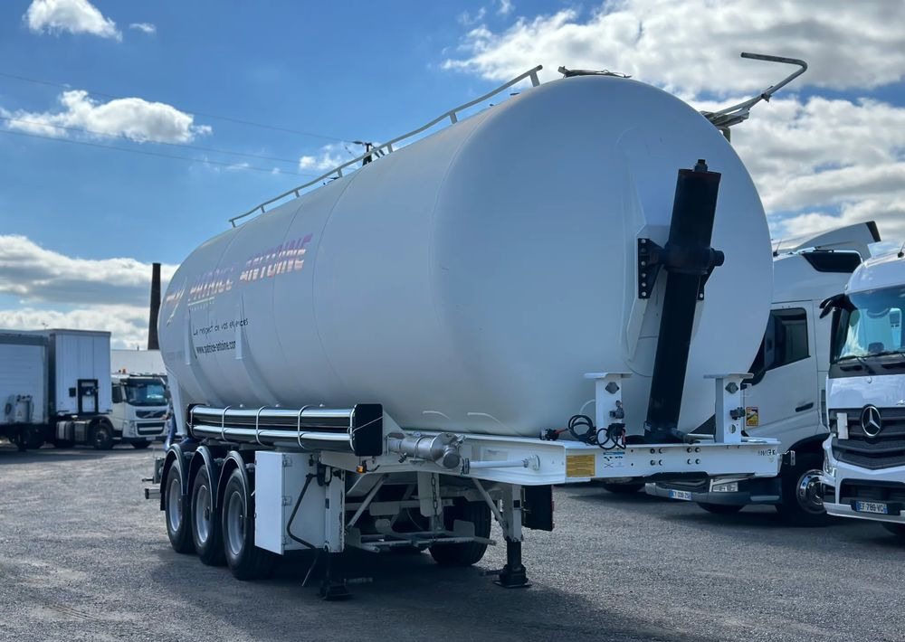 General Trailer 46 m3 KIPPER - Puspiekabe cisterna: foto 1 General Trailer 46 m3 KIPPER - Puspiekabe cisterna: foto 1