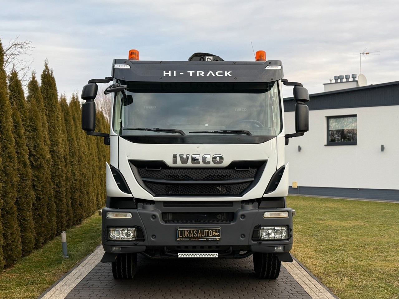 Iveco TRAKKER 450 6X4 DOUBLE HYDRO-BOARD HIAB - Kravas automašīna pašizgāzējs: foto 2 Iveco TRAKKER 450 6X4 DOUBLE HYDRO-BOARD HIAB - Kravas automašīna pašizgāzējs: foto 2