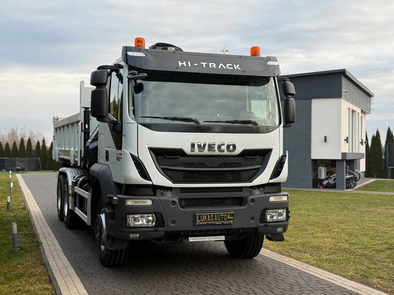 Iveco TRAKKER 450 6X4 DOUBLE HYDRO-BOARD HIAB - Kravas automašīna pašizgāzējs: foto 3 Iveco TRAKKER 450 6X4 DOUBLE HYDRO-BOARD HIAB - Kravas automašīna pašizgāzējs: foto 3