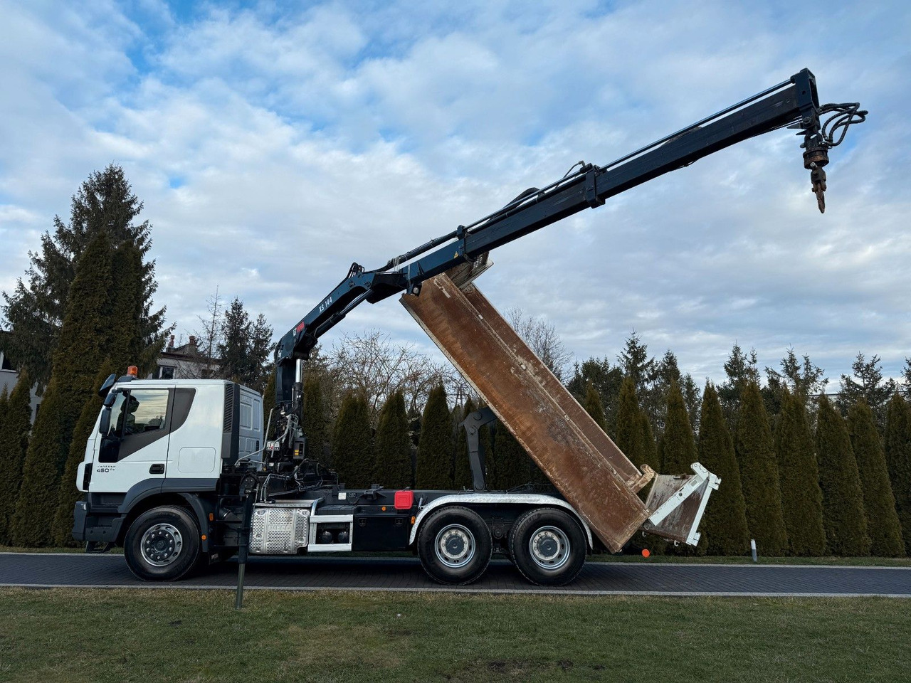 Iveco TRAKKER 450 6X4 DOUBLE HYDRO-BOARD HIAB - Kravas automašīna pašizgāzējs: foto 5 Iveco TRAKKER 450 6X4 DOUBLE HYDRO-BOARD HIAB - Kravas automašīna pašizgāzējs: foto 5