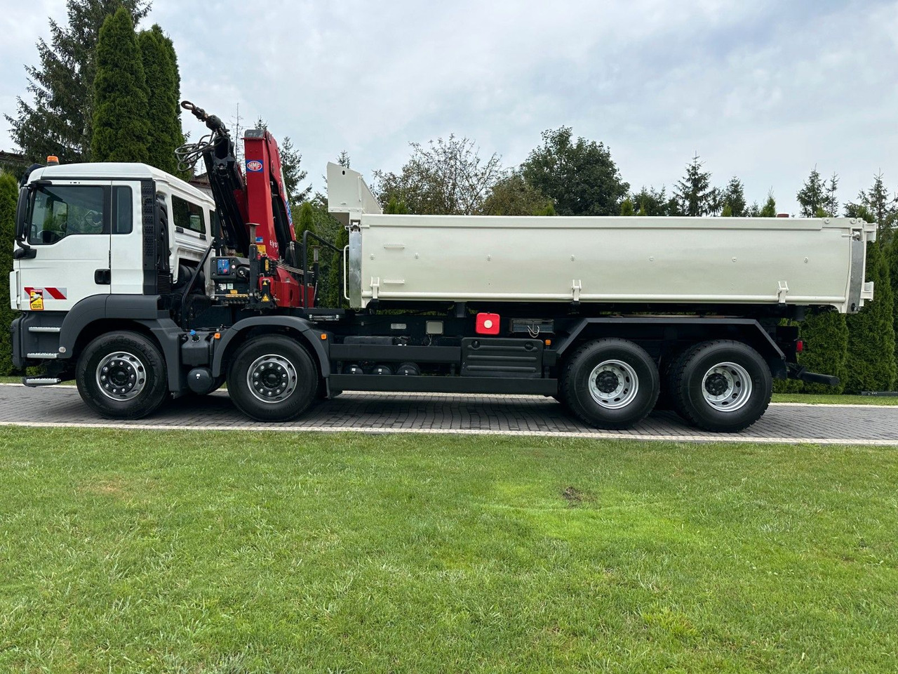 MAN TGS 440 / 8x4 /CRANE HMF 1530/ TIPPER - Kravas automašīna pašizgāzējs, Kravas auto ar manipulatoru: foto 3 MAN TGS 440 / 8x4 /CRANE HMF 1530/ TIPPER - Kravas automašīna pašizgāzējs, Kravas auto ar manipulatoru: foto 3
