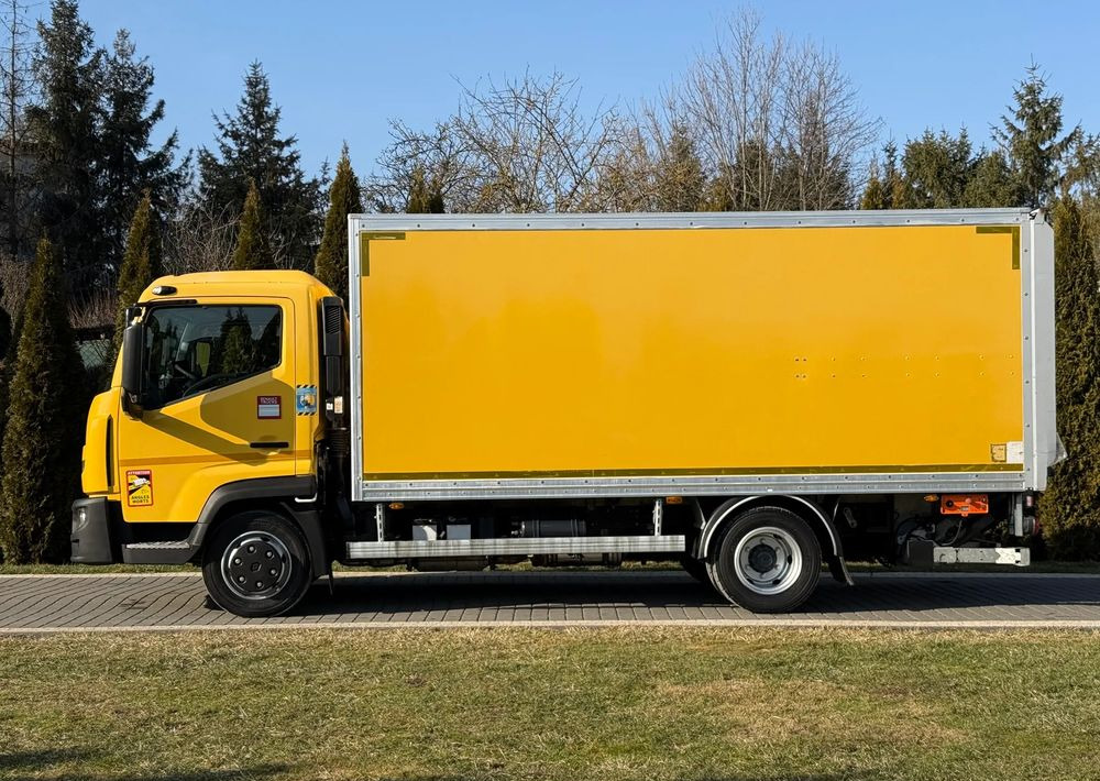 Renault D 7.5 KONTENER - Kravas automašīna ar slēgto virsbūvi: foto 4 Renault D 7.5 KONTENER - Kravas automašīna ar slēgto virsbūvi: foto 4