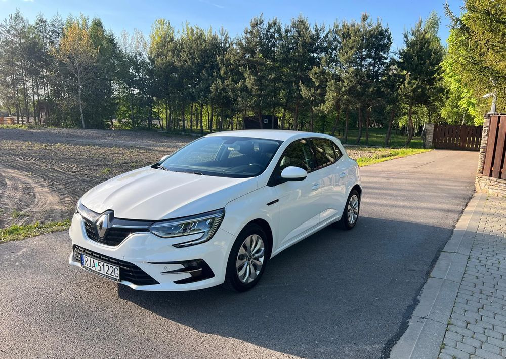 Renault Megane 1.5 Blue dCi Business - Vieglā automašīna: foto 4 Renault Megane 1.5 Blue dCi Business - Vieglā automašīna: foto 4