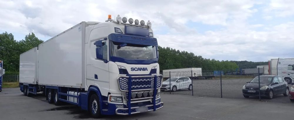 Scania S 500 CARIER FRIGO 6X2 RETARDER - Kravas automašīna refrižerators: foto 1 Scania S 500 CARIER FRIGO 6X2 RETARDER - Kravas automašīna refrižerators: foto 1