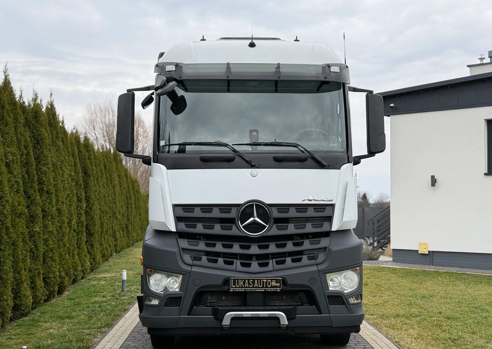 Mercedes-Benz AROCS 1843 HYDRAULIKA - Vilcējs: foto 2 Mercedes-Benz AROCS 1843 HYDRAULIKA - Vilcējs: foto 2
