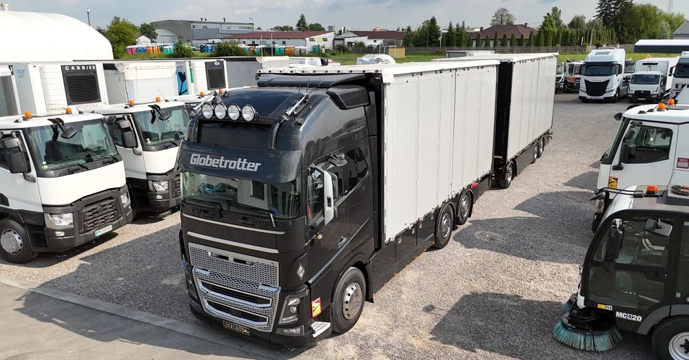 Volvo FH16 660 HP TANDEM 6x2 LIMITED EDITION - Kravas automašīna ar tentu: foto 3 Volvo FH16 660 HP TANDEM 6x2 LIMITED EDITION - Kravas automašīna ar tentu: foto 3