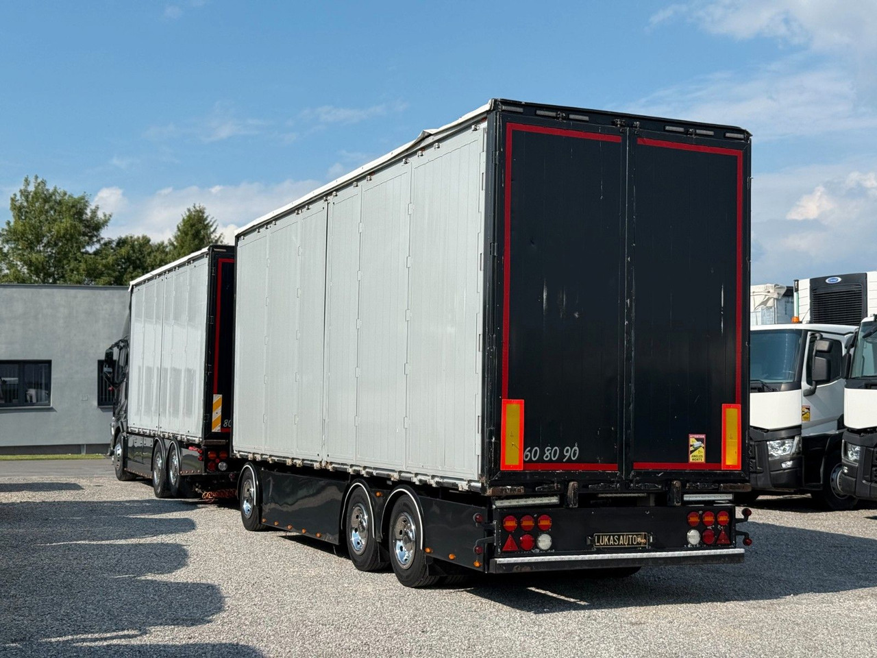 Volvo FH16 660 HP XL TANDEM 6x2 LIMITED EDITION - Kravas automašīna ar tentu: foto 4 Volvo FH16 660 HP XL TANDEM 6x2 LIMITED EDITION - Kravas automašīna ar tentu: foto 4