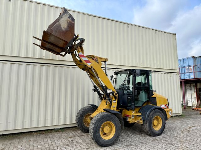 CAT 908H2 / Deutsche Maschine / Schaufel + Gabel - Riteņu iekrāvējs: foto 2 CAT 908H2 / Deutsche Maschine / Schaufel + Gabel - Riteņu iekrāvējs: foto 2