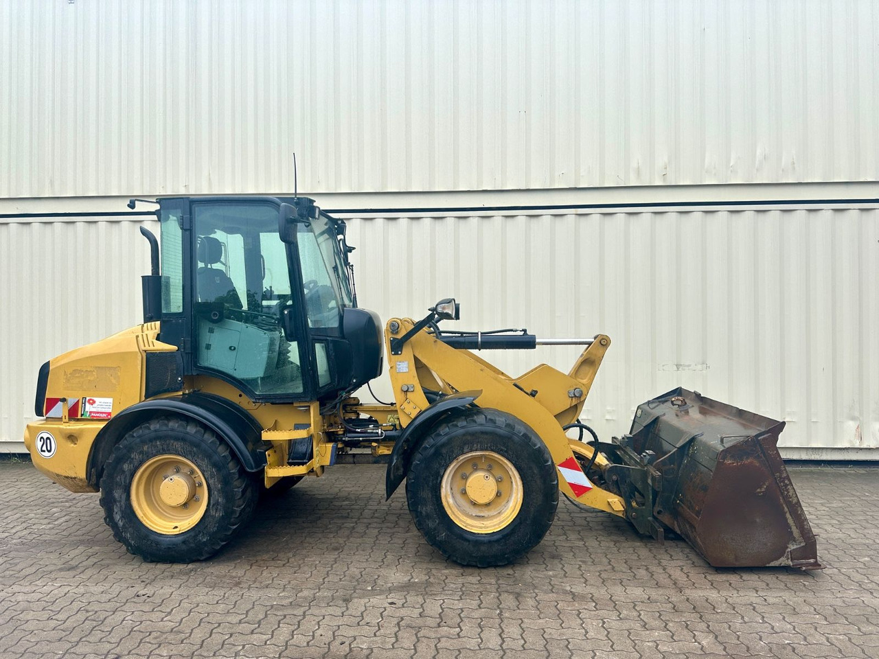 CAT 908H2 / Deutsche Maschine / Schaufel + Gabel - Riteņu iekrāvējs: foto 1 CAT 908H2 / Deutsche Maschine / Schaufel + Gabel - Riteņu iekrāvējs: foto 1