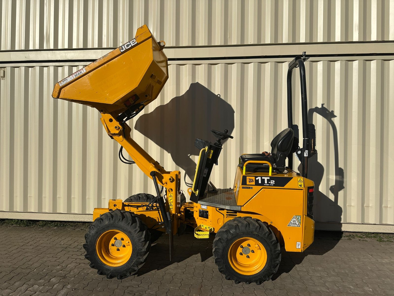 JCB 1T-2 High Tip Dumper, 632 Bh, 1.000 KG - Mini pašizgāzējs: foto 2 JCB 1T-2 High Tip Dumper, 632 Bh, 1.000 KG - Mini pašizgāzējs: foto 2