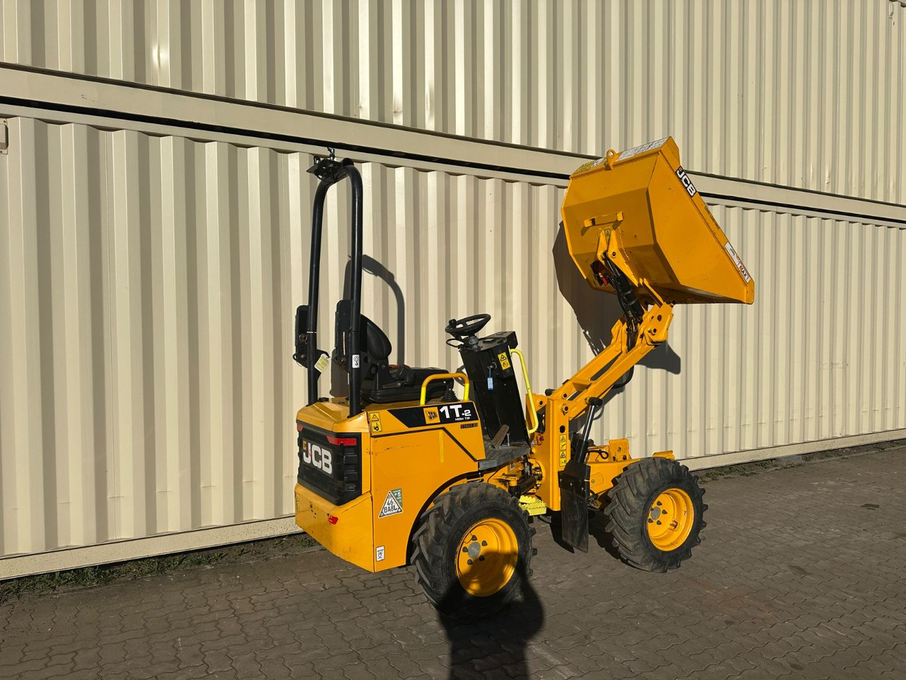 JCB 1T-2 High Tip Dumper, 632 Bh, 1.000 KG - Mini pašizgāzējs: foto 4 JCB 1T-2 High Tip Dumper, 632 Bh, 1.000 KG - Mini pašizgāzējs: foto 4