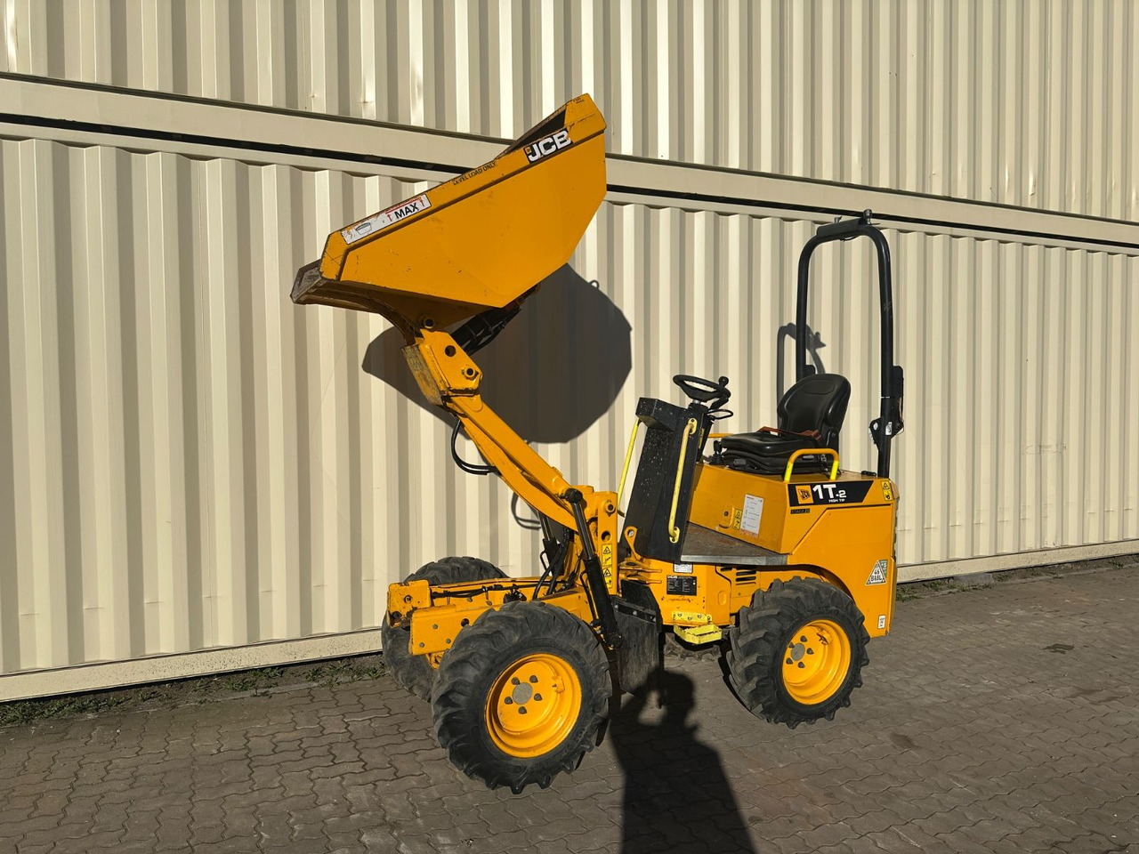 JCB 1T-2 High Tip Dumper, 632 Bh, 1.000 KG - Mini pašizgāzējs: foto 1 JCB 1T-2 High Tip Dumper, 632 Bh, 1.000 KG - Mini pašizgāzējs: foto 1