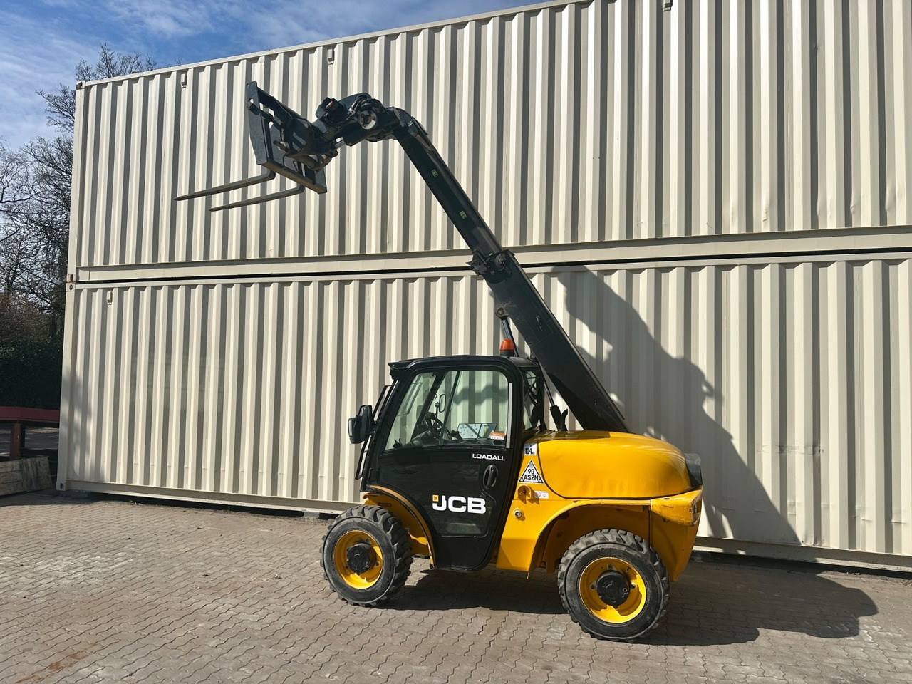 JCB 520-40 / 2017 BJ / 2.297 Bh / 4 Meter / 2 Tonnen - Teleskopiskais iekrāvējs: foto 3 JCB 520-40 / 2017 BJ / 2.297 Bh / 4 Meter / 2 Tonnen - Teleskopiskais iekrāvējs: foto 3