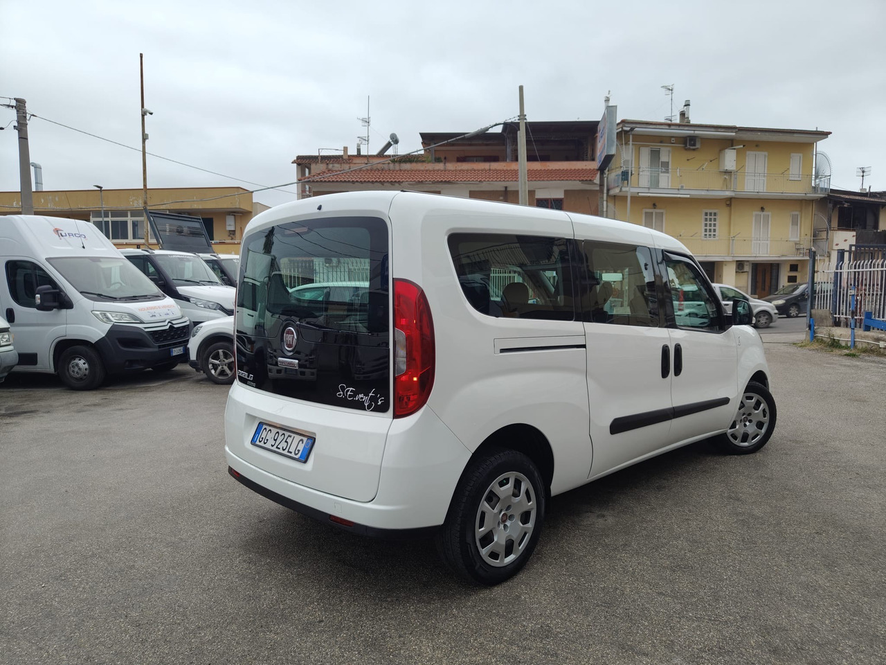 FIAT DOBLO' MAXI - Mazs furgons: foto 1 FIAT DOBLO' MAXI - Mazs furgons: foto 1