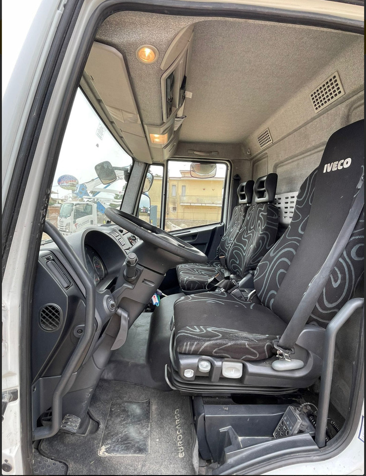 IVECO EUROCARGO 75E18 - Kravas automašīna refrižerators: foto 4 IVECO EUROCARGO 75E18 - Kravas automašīna refrižerators: foto 4