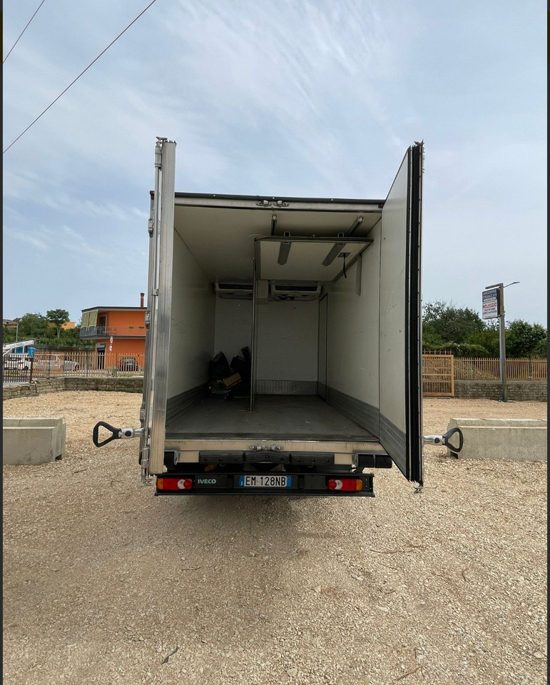 IVECO EUROCARGO 75E18 - Kravas automašīna refrižerators: foto 3 IVECO EUROCARGO 75E18 - Kravas automašīna refrižerators: foto 3