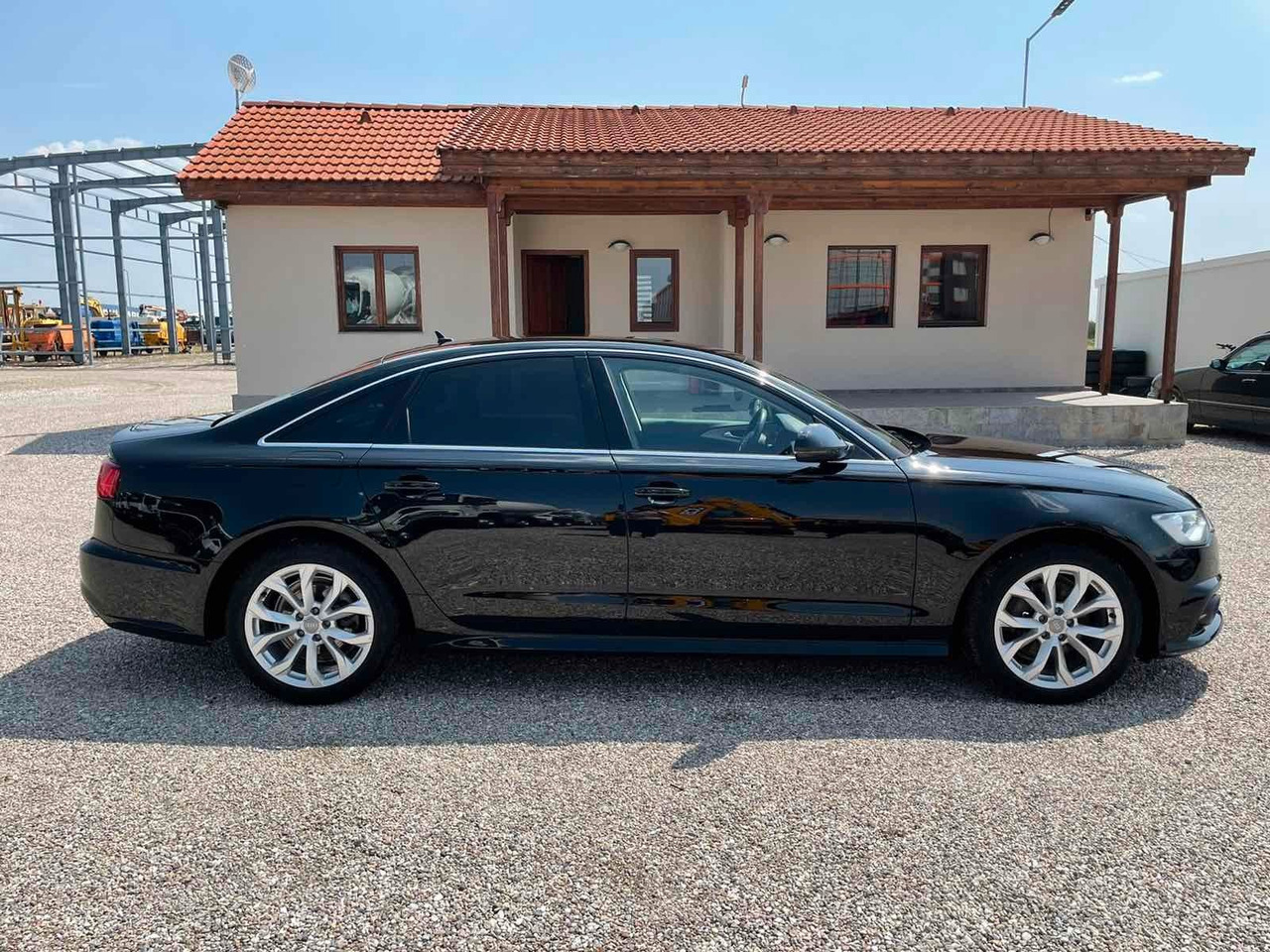 Sedans Audi A6 2.0 TDI S tronic quattro: foto 8 Sedans Audi A6 2.0 TDI S tronic quattro: foto 8