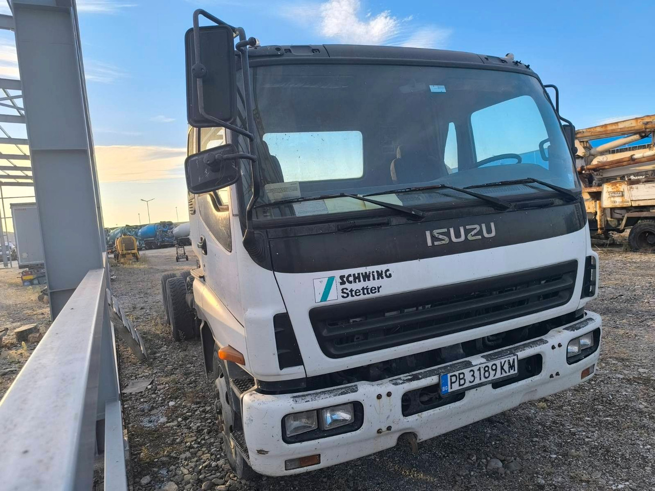 Isuzu 2.8 CXZ 81 - Šasija kravas automašīna: foto 1 Isuzu 2.8 CXZ 81 - Šasija kravas automašīna: foto 1