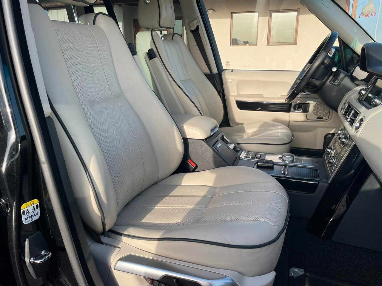SUV Land Rover Range Rover Vogue 4.4 TDV8: foto 12