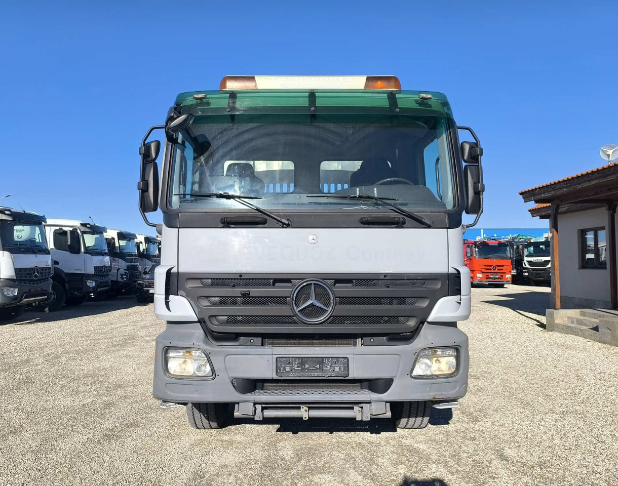 MERCEDES-BENZ Actros 1855 4X4 - Kravas automašīna pašizgāzējs: foto 2 MERCEDES-BENZ Actros 1855 4X4 - Kravas automašīna pašizgāzējs: foto 2