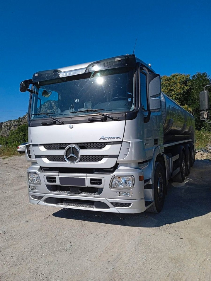Mercedes-Benz ACTROS 3248 - Autocisterna: foto 2 Mercedes-Benz ACTROS 3248 - Autocisterna: foto 2