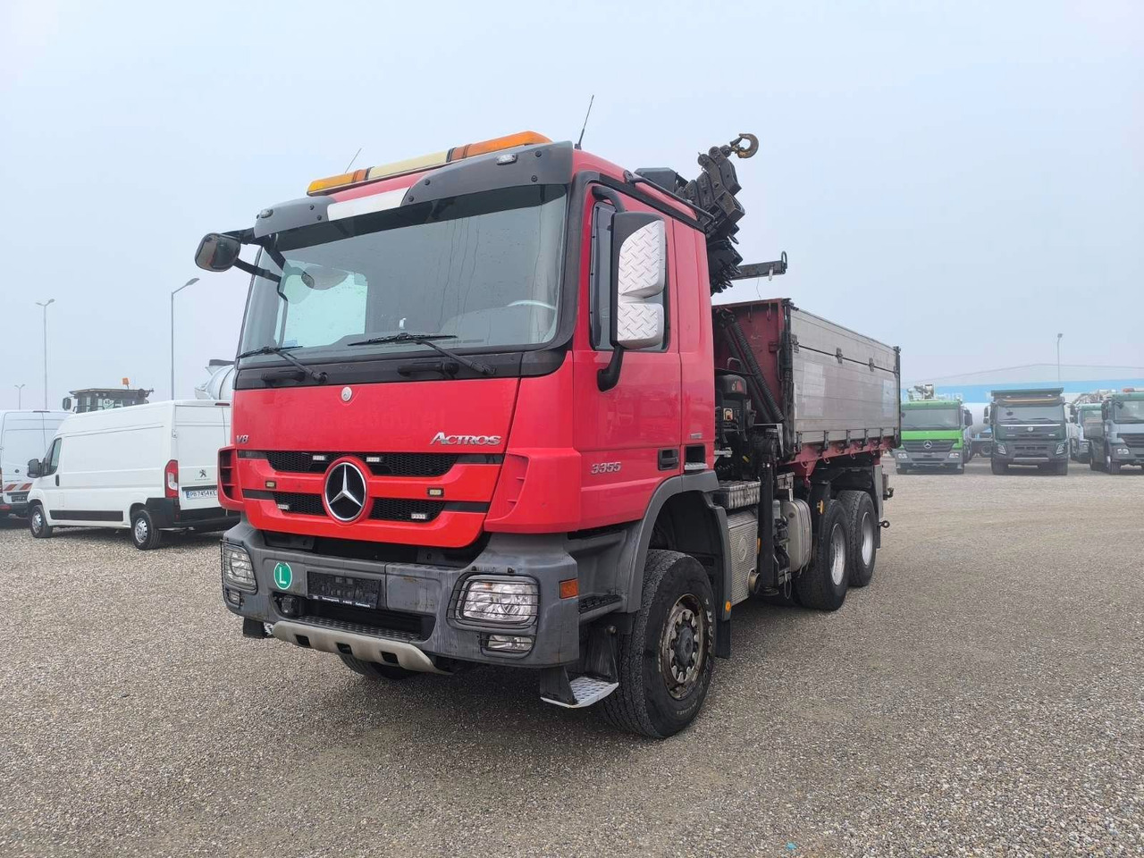 Mercedes-Benz ACTROS 3355 V8 6X6 HIAB 211 EP-5 HIPRO - Kravas automašīna pašizgāzējs, Kravas auto ar manipulatoru: foto 3 Mercedes-Benz ACTROS 3355 V8 6X6 HIAB 211 EP-5 HIPRO - Kravas automašīna pašizgāzējs, Kravas auto ar manipulatoru: foto 3