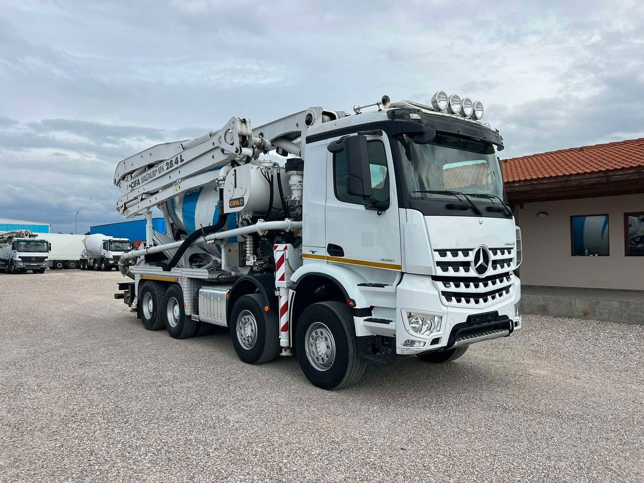 Mercedes-Benz AROCS 3251 CIFA MAGNUM MK28.4L - Betona sūknis ar mikseri: foto 1 Mercedes-Benz AROCS 3251 CIFA MAGNUM MK28.4L - Betona sūknis ar mikseri: foto 1