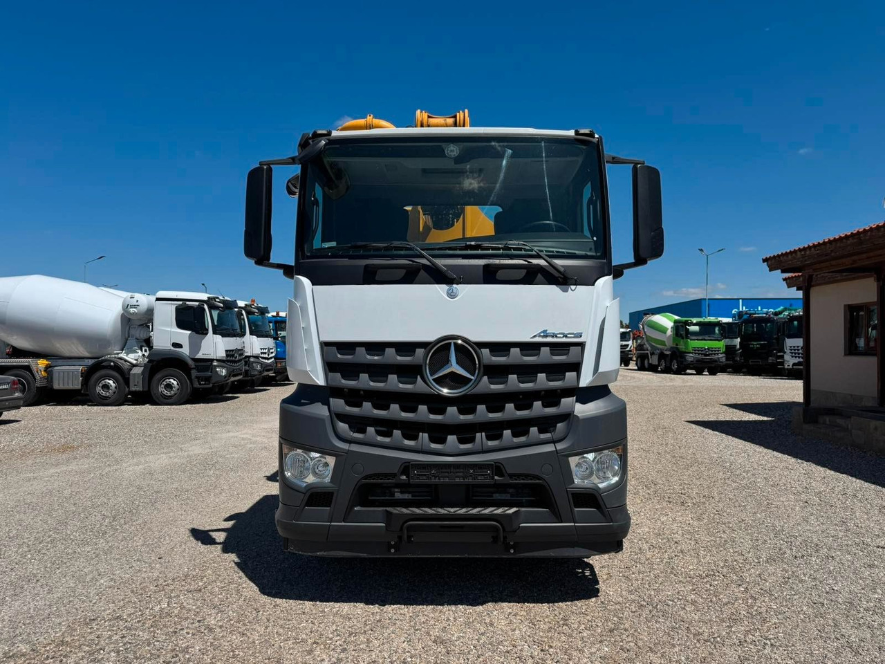 Mercedes-Benz AROCS 4442 SCHWING S43SX - Betona sūknis: foto 2 Mercedes-Benz AROCS 4442 SCHWING S43SX - Betona sūknis: foto 2