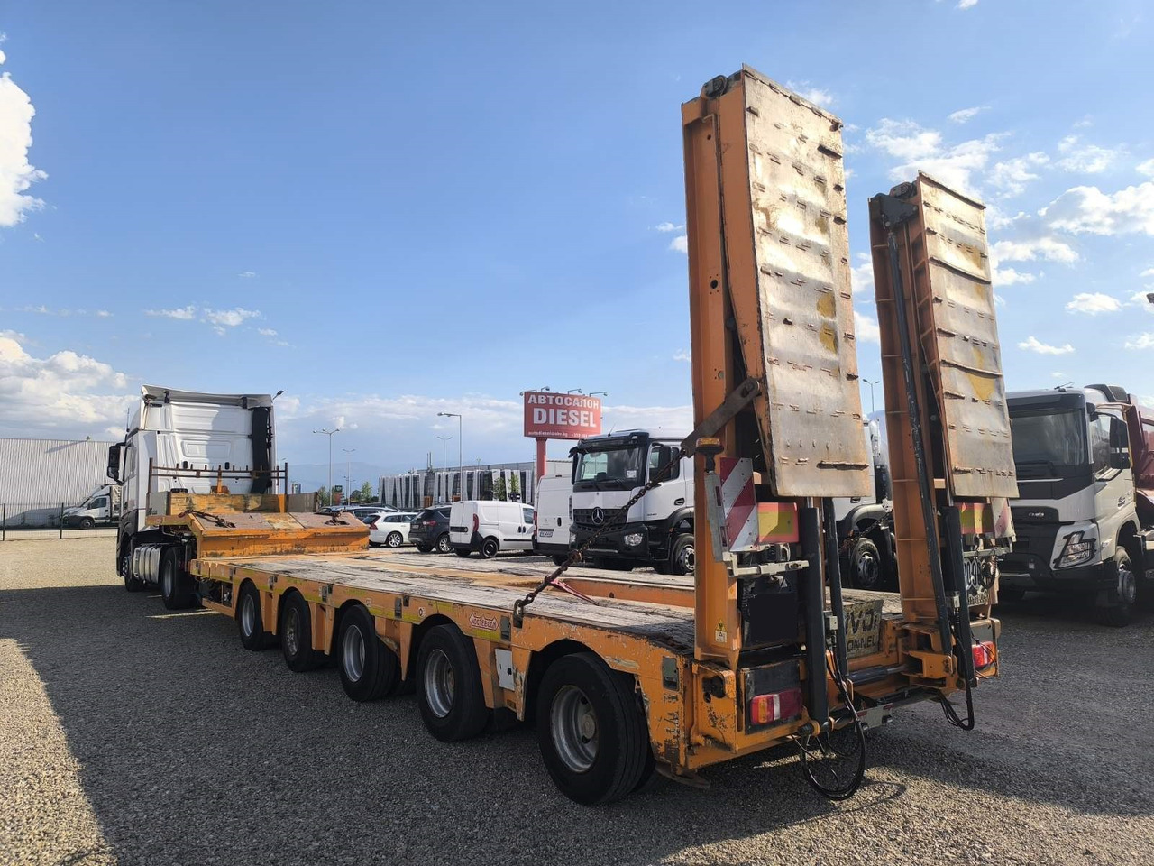 NOOTEBOOM MCO-85-05V - Puspiekabe zema profila platforma: foto 3 NOOTEBOOM MCO-85-05V - Puspiekabe zema profila platforma: foto 3