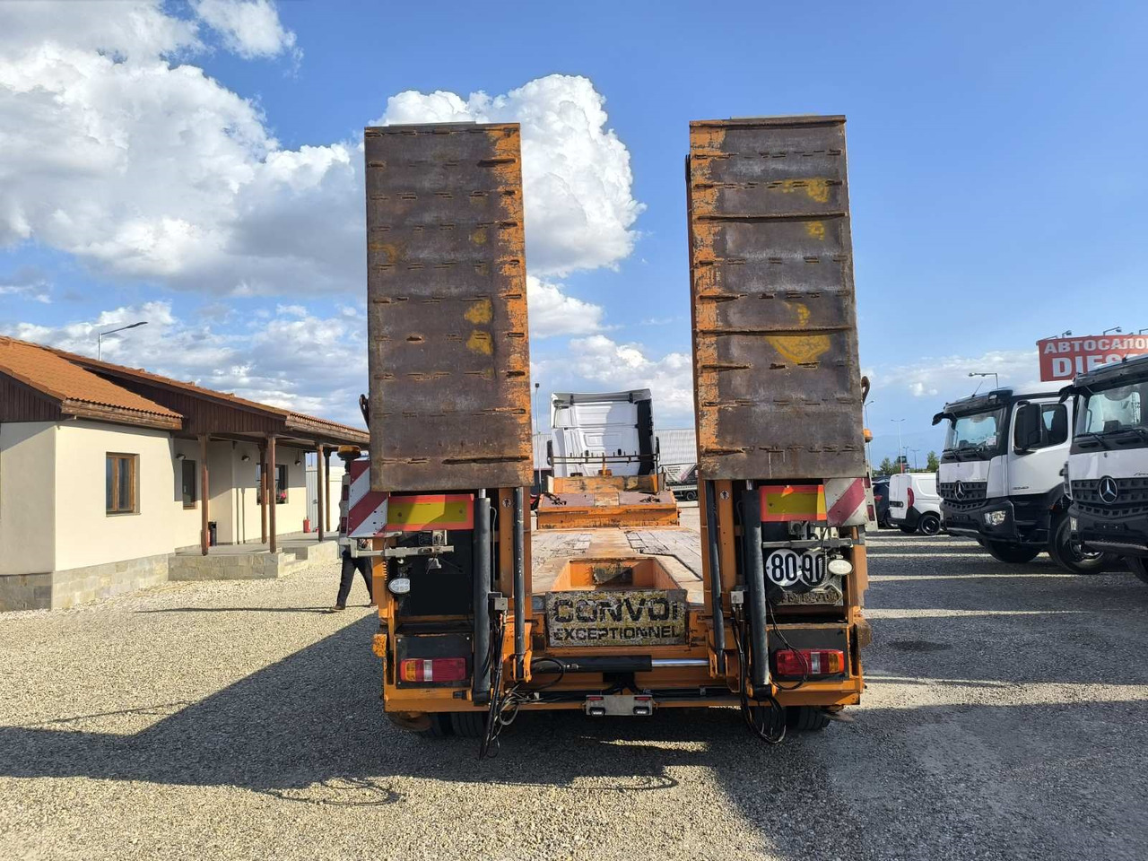 NOOTEBOOM MCO-85-05V - Puspiekabe zema profila platforma: foto 4 NOOTEBOOM MCO-85-05V - Puspiekabe zema profila platforma: foto 4