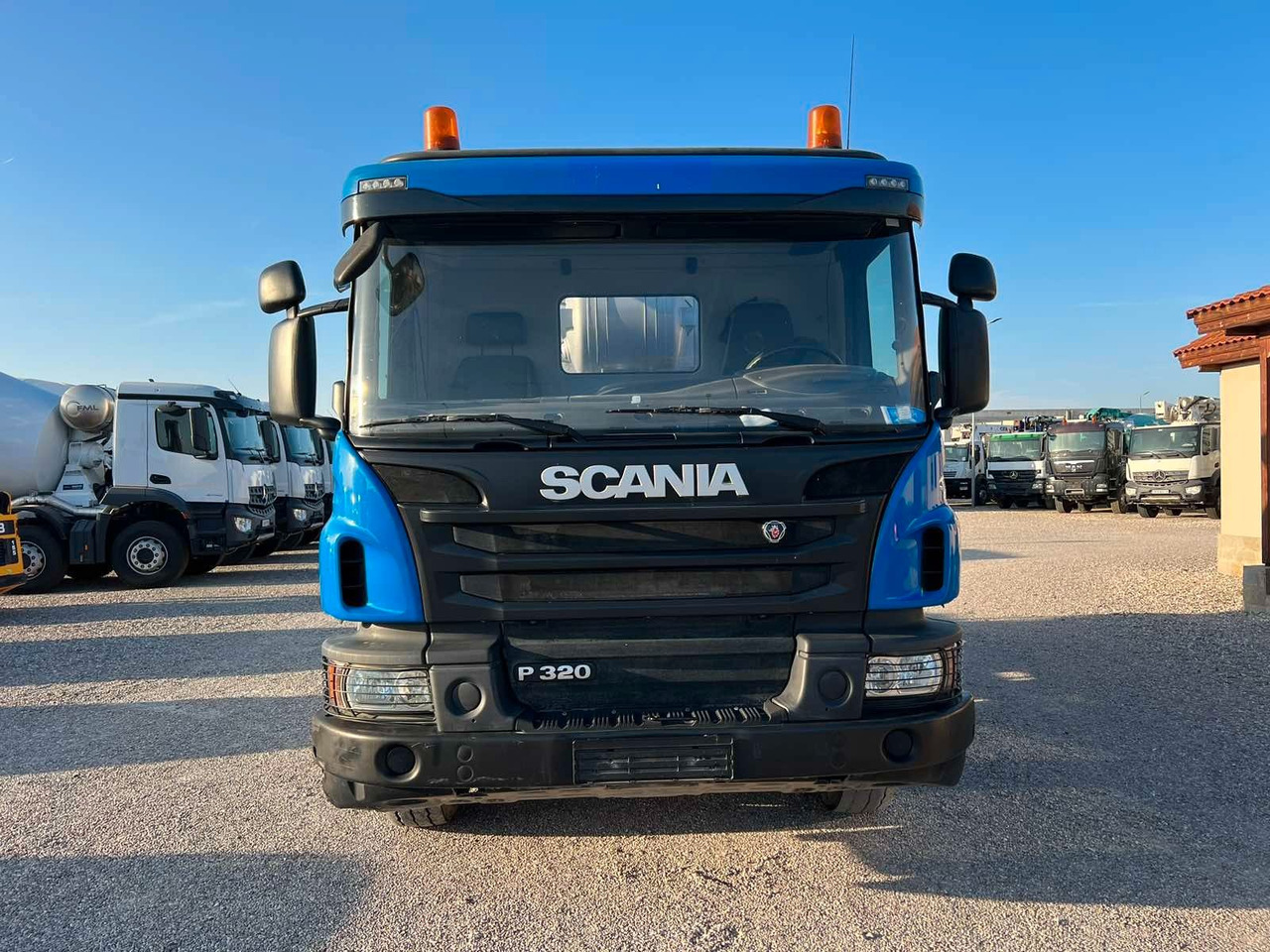 Scania P320 LIEBHERR 4M3 - Betonvedējs: foto 2 Scania P320 LIEBHERR 4M3 - Betonvedējs: foto 2