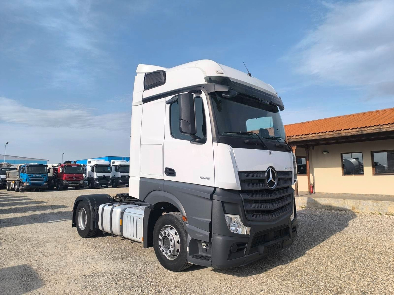 Mercedes-Benz Actros 1845 - Vilcējs: foto 1 Mercedes-Benz Actros 1845 - Vilcējs: foto 1